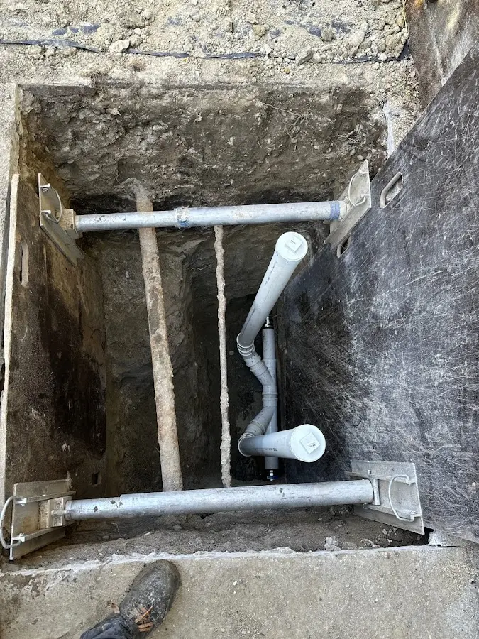 Experienced plumber completing Drain Cleaning work in Haines City